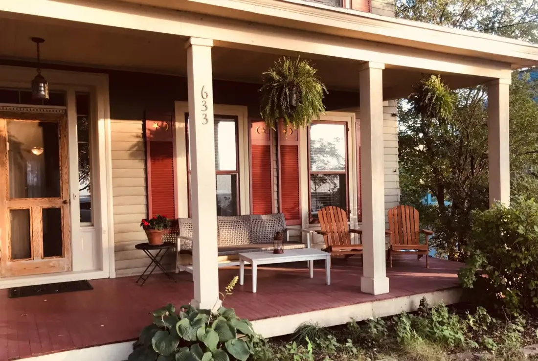 Cozy Airbnbs in Madison, Wisconsin for a Fall Escape Between Two Lakes
