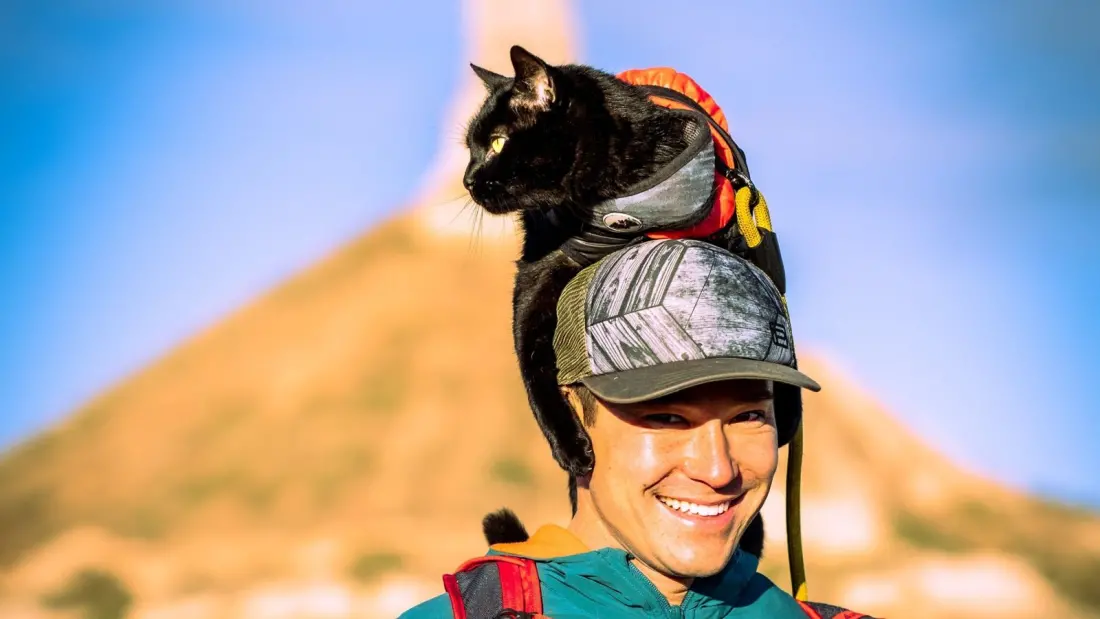 Backpacking Kitty: The Rescue Cat Taking On the Seven Summits (Base Camp Only)