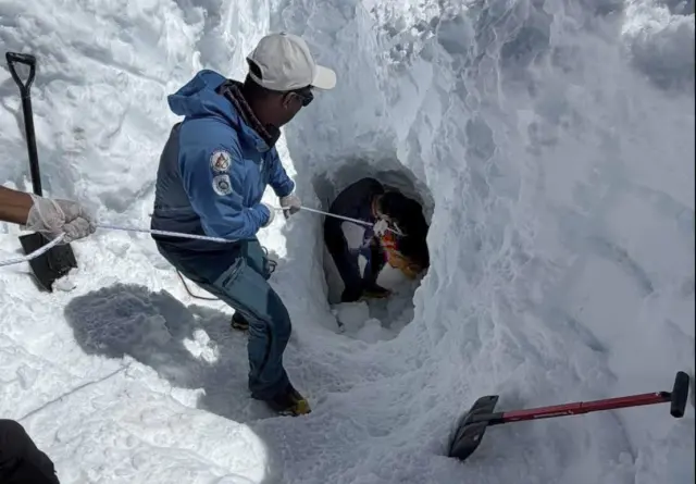 Himlung Avalanche: Recovery Teams Unearth 15 of 16 Victims as One Survivor Group Emerges