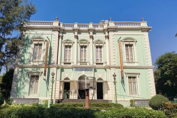 Mumbai's Oldest Museum Is a Turquoise Time Capsule of the City's Island Past