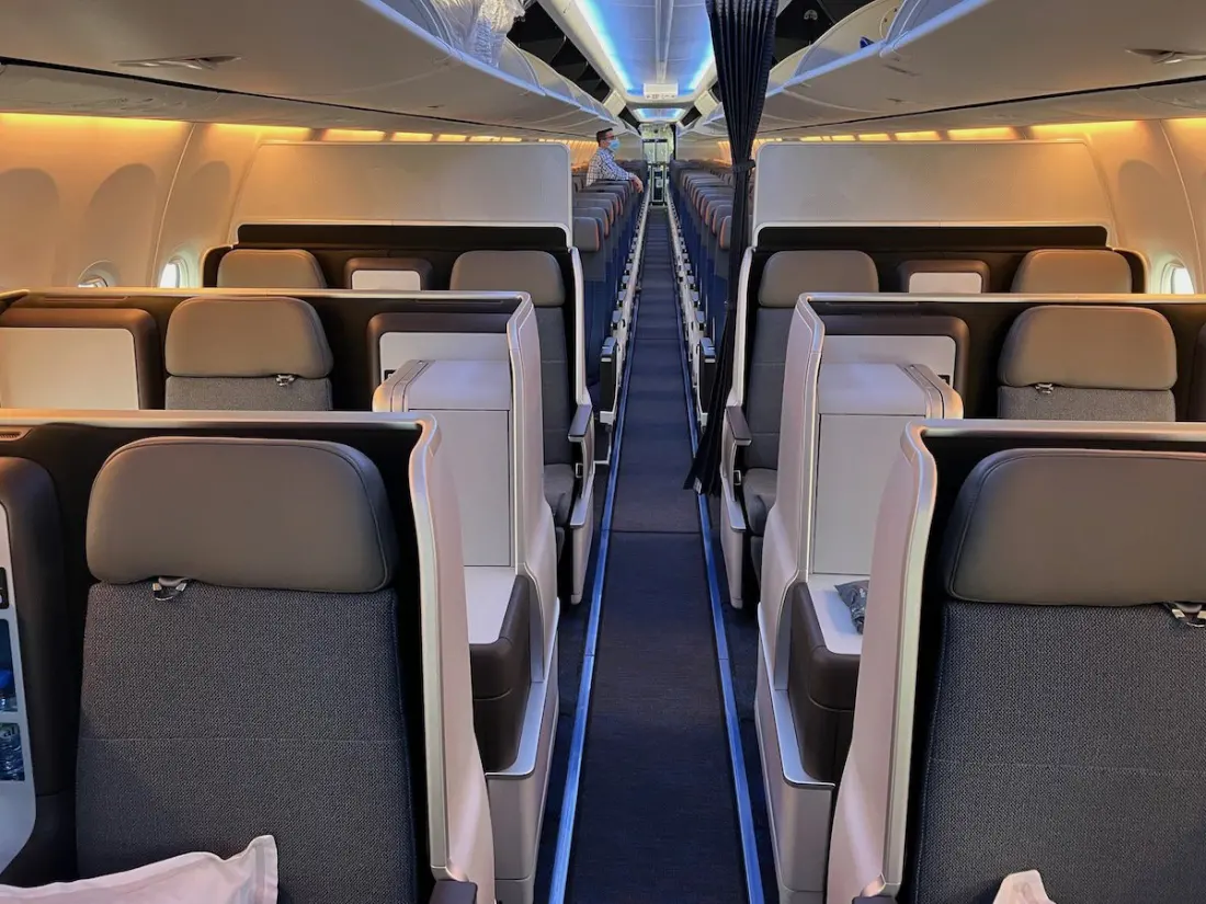 Flydubai Will Put Flat Beds on Every Business Class Jet by Late 2027
