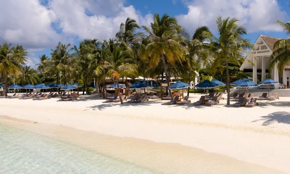 SunRay Social & Swim Club arrives in the Maldives with lagoon-side day passes from USD 30
