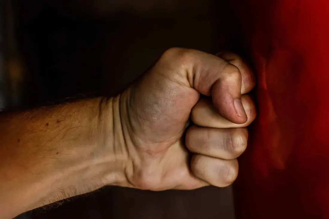 Shocking Porto street beating prompts investigation into bar security guards