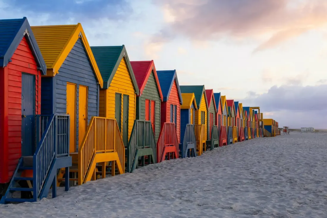 Cape Town lowers sand on four beaches before the summer winds hit
