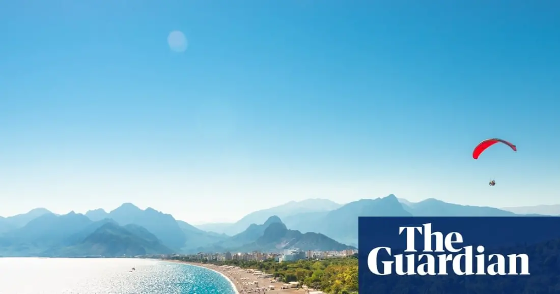 The Guardian Wants Your Sunny Autumn Seaside Tips — and There's £200 Up for Grabs