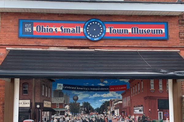 Ashville, Ohio: The Tiny Museum Where a Record-Breaking Traffic Light Steals the Show