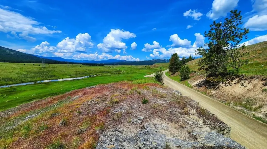 Lost Trail National Wildlife Refuge: Montana's Wetland Sanctuary With Dark Skies and Grizzlies