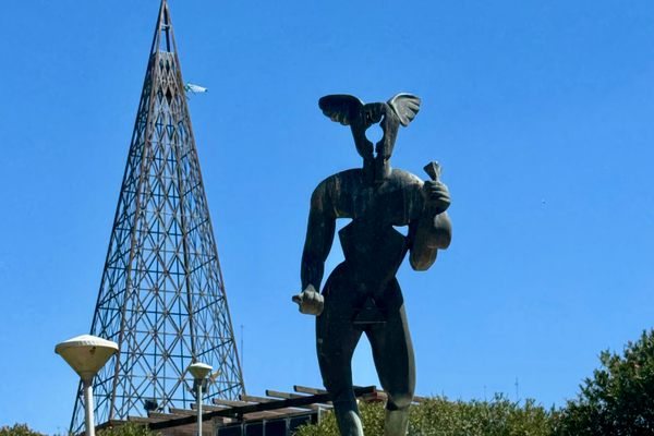 Madrid's Suburbs Have Their Own Mount Olympus — Complete With a Solar System