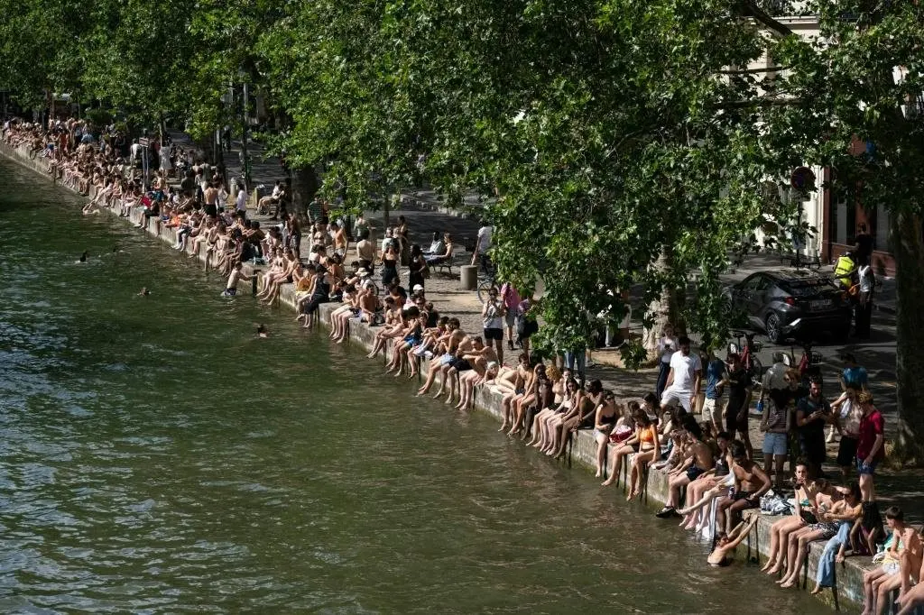 France's Record Summer Heat Linked to Nearly 8,000 Excess Deaths