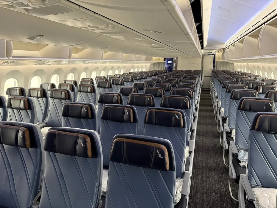 American Airlines Now Lets You Pay With Miles and Cash Together