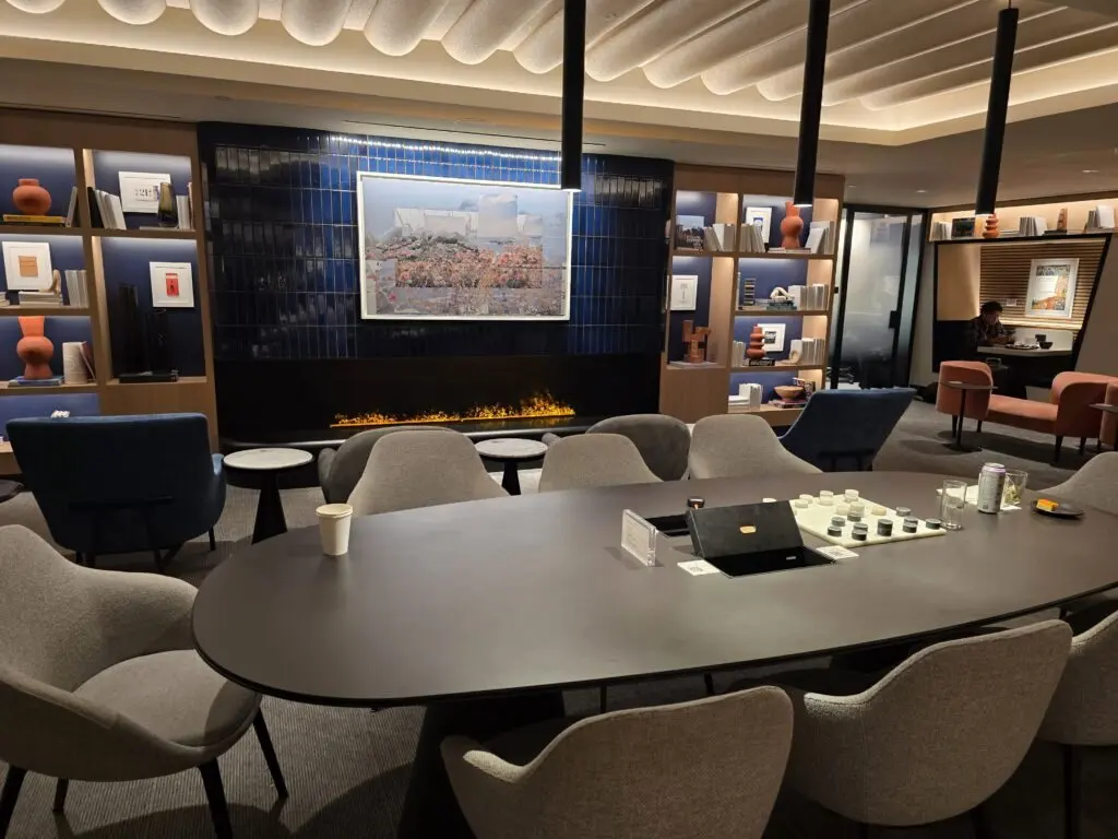 Skytrax Named Chase's LaGuardia Lounge the World's Best — Frequent Flyers Aren't Convinced