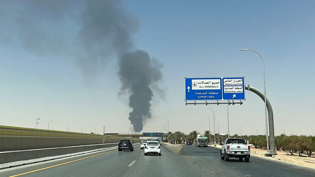 Riyadh Airport Hit Again as Houthi Attacks Ground Flights to Saudi Arabia
