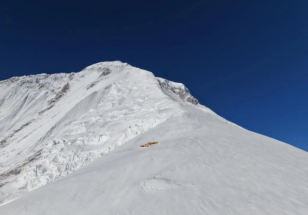 Dhaulagiri Summit Push Stalls as Rope-Fixing Team Stops Short