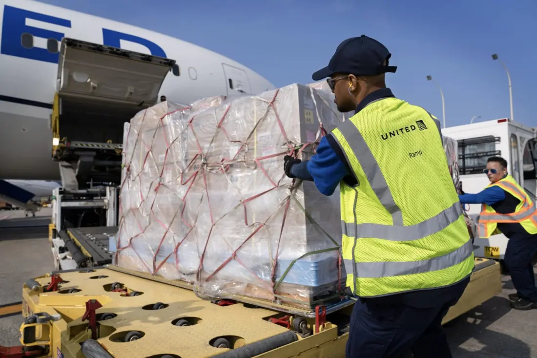 United Accused of Shipping Military Cargo on Passenger Flights to Tel Aviv — and Why That Should Worry Travellers