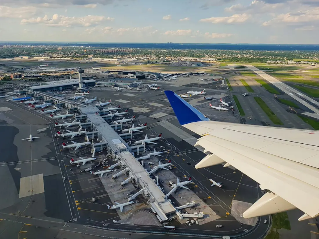 After a single cable failure snarled 9,500 US flights, Washington wants $30 billion to fix air traffic control