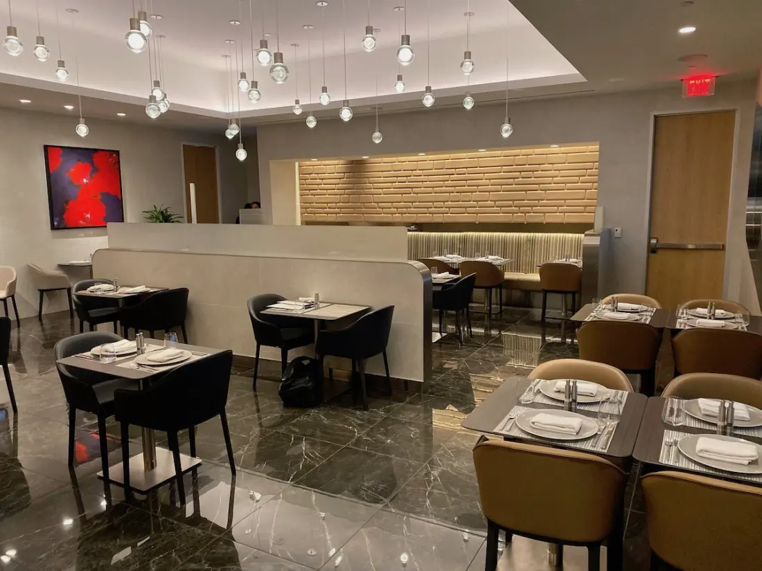 American Airlines' Flagship Dining Now Open to Business Class Travellers