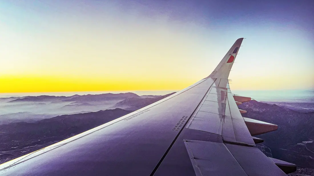 Why Your Plane Levels Off at 10,000 Feet — and Why It Sometimes Doesn't