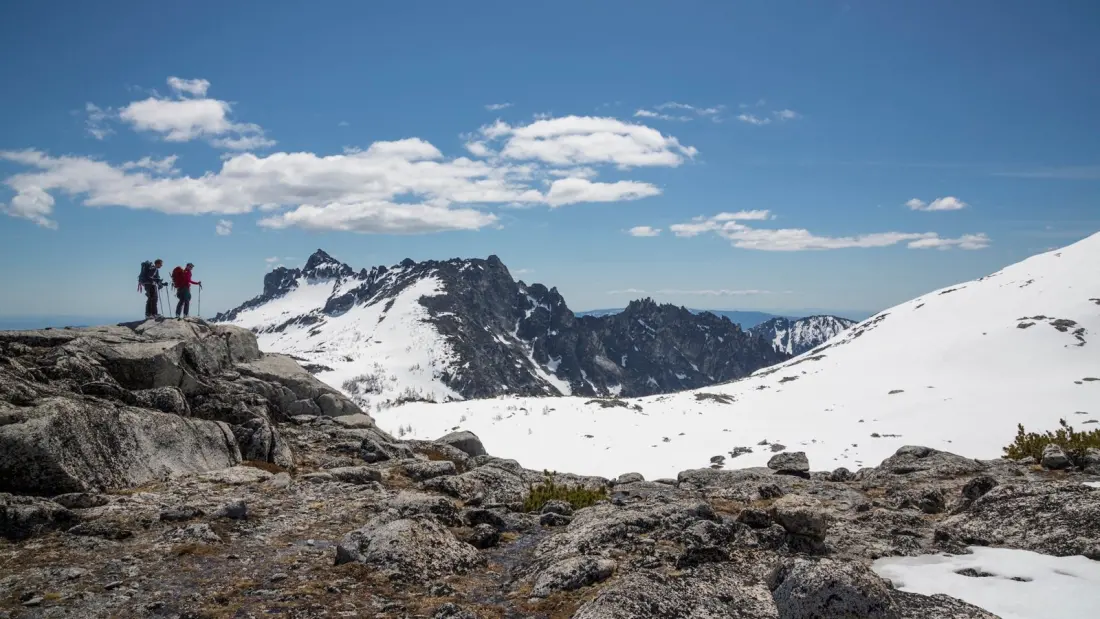Early Snowstorm Turns Deadly in Washington's Enchantments: What Hikers Need to Know