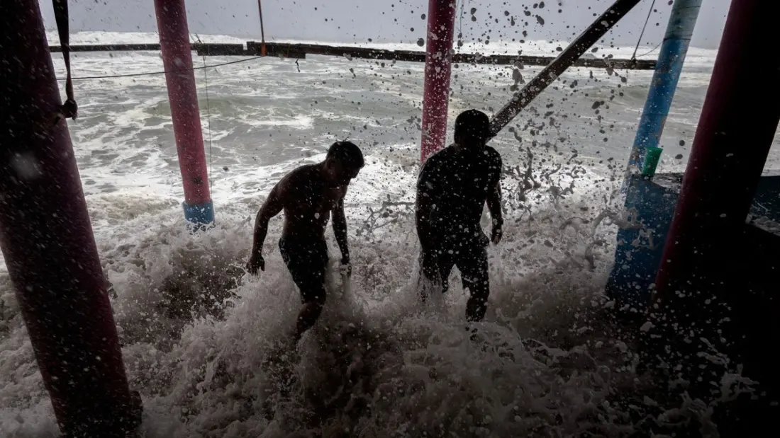 Hurricane Nolo bears down on Hawaii's Big Island as Hurricane Polo takes aim at Baja California
