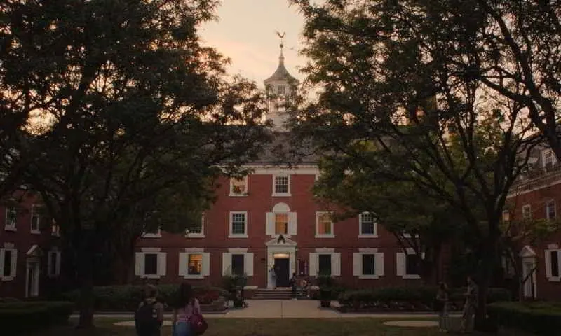 Roommates' Walton University Is Really a Tour of New Jersey