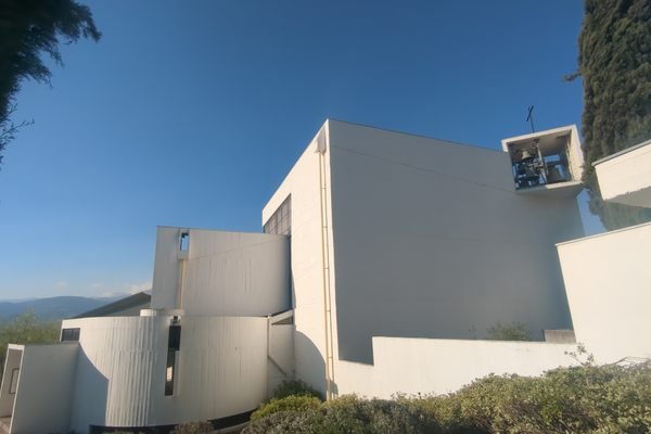 A Modernist Monastery With Mountain Views Hides on the Edge of Santiago
