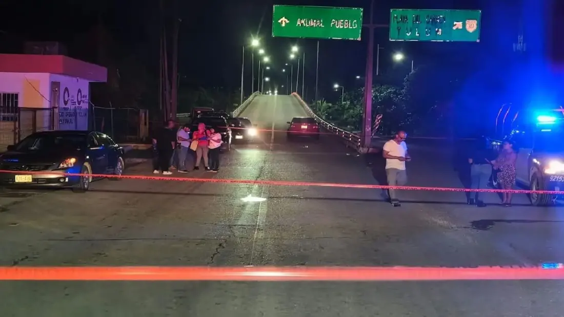 Man found dead behind the wheel of his car in Akumal, Quintana Roo
