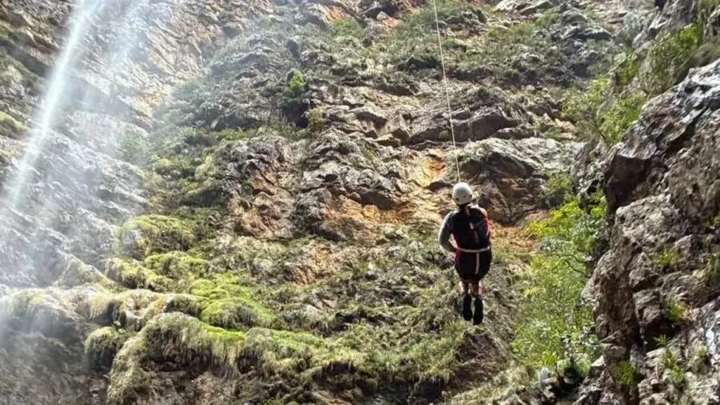 Student airlifted from Jonkershoek ravine after wet-rock fall