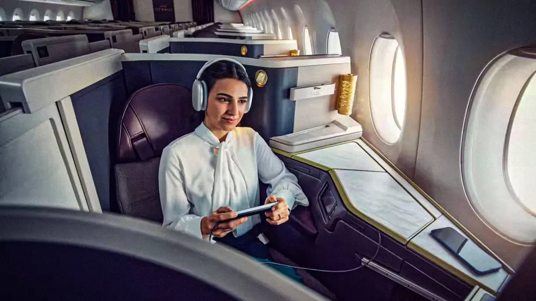 What Etihad's A350 Business Class Actually Costs in 2026 — Cash Fares and Miles Compared