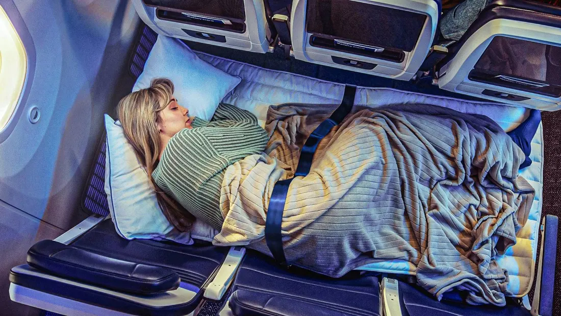 United's Relax Row: What a Flat Seat in Economy Might Actually Cost You