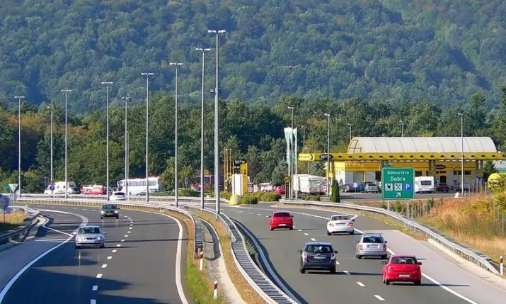 Croatia's cash-free motorway tolls hit a bump — but the gantries keep going up
