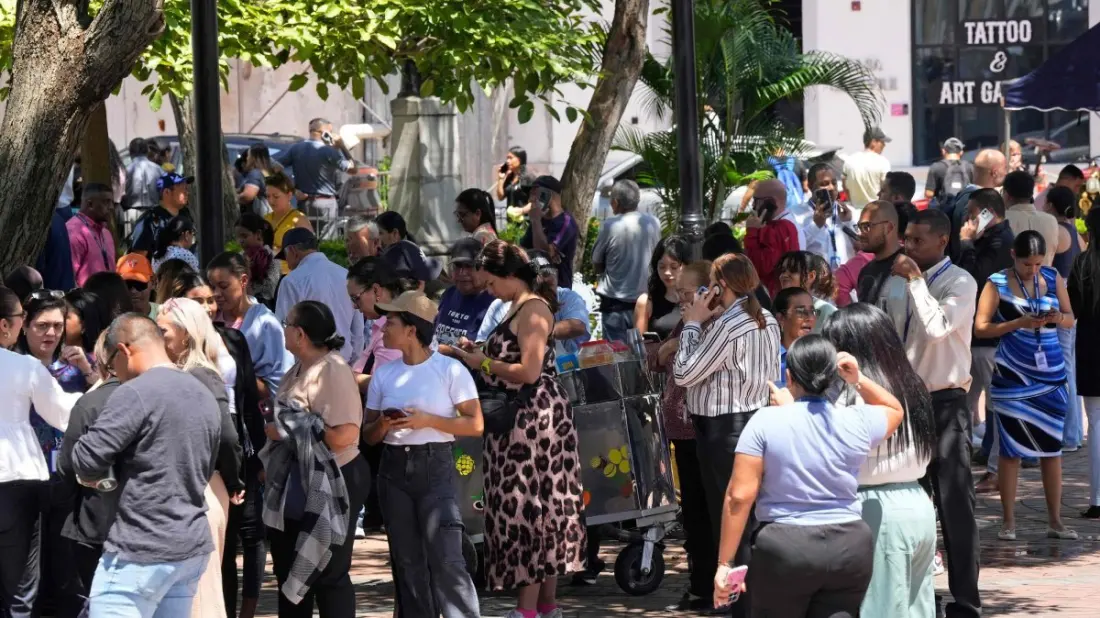 Magnitude 7.6 quake hits central Panama, tsunami alert issued for five countries