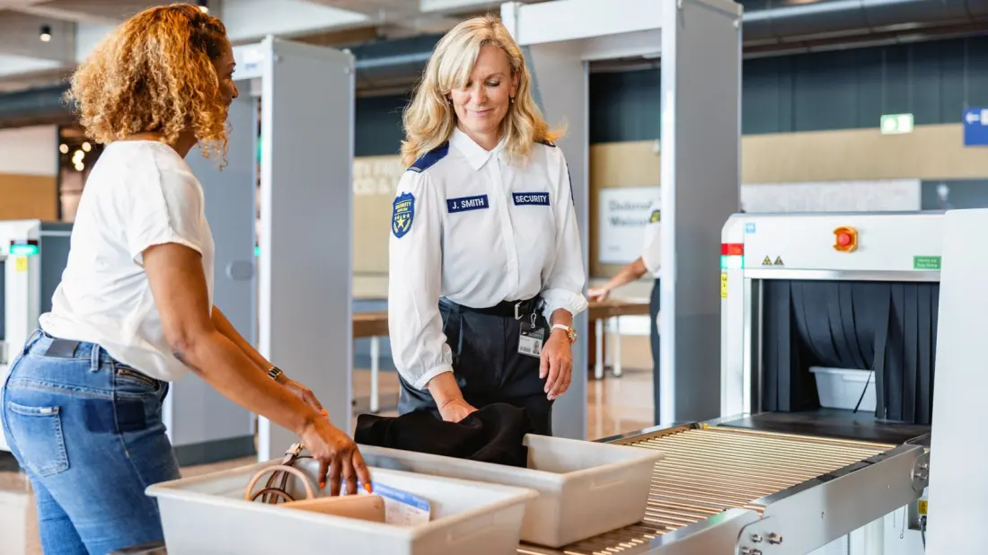 Why Tossing Your Wallet Straight Onto the Airport X-Ray Belt Is a Mistake