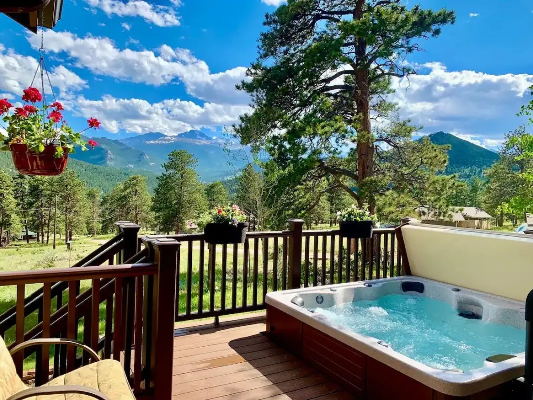 Eight Remote Airbnbs That Put You Right on the Edge of Rocky Mountain National Park
