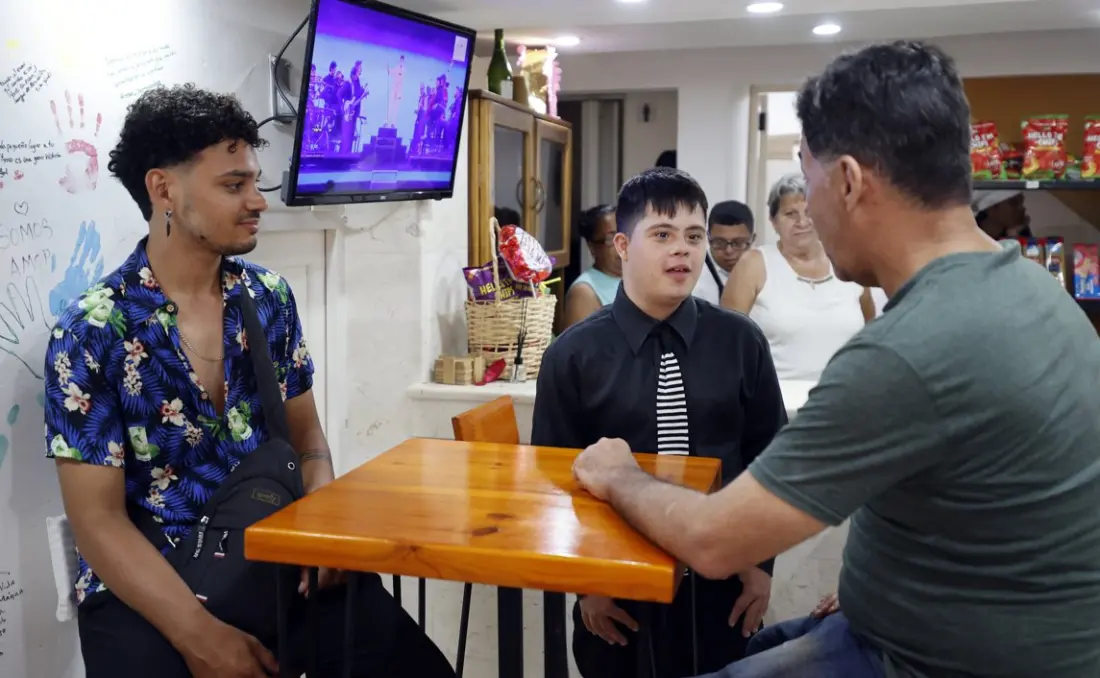 Liva: the little yellow Havana cafe where every server has a story