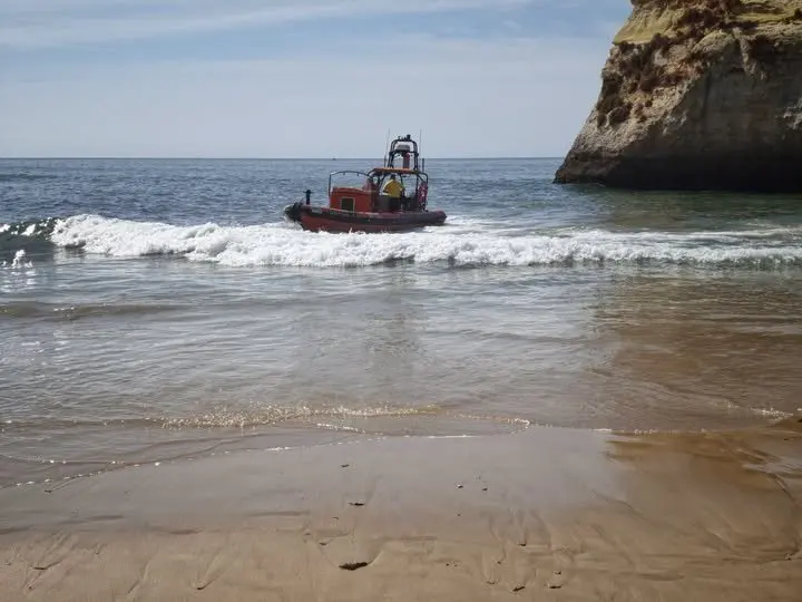 Irish tourist dies swimming at unguarded stretch of Alvor's Prainha beach