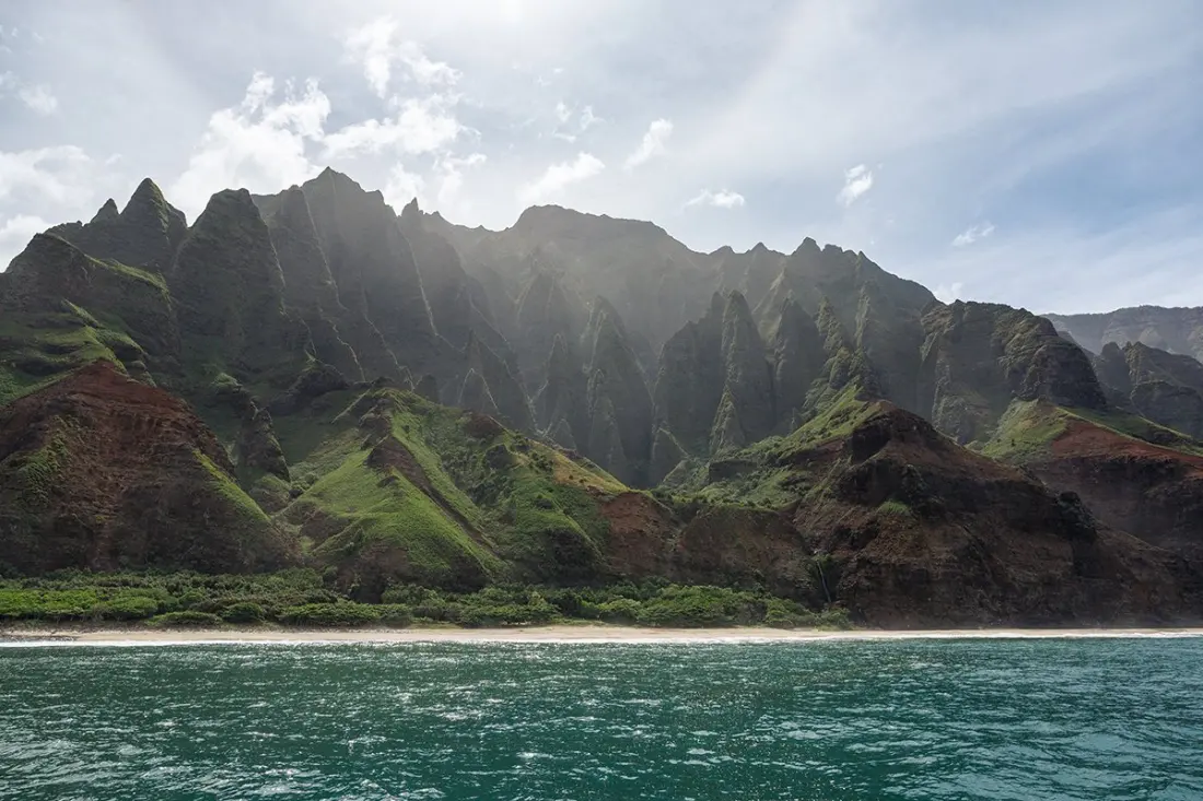 Sailing Kaua'i's Nāpali Coast: Sea Cliffs, Snorkelling and Stories From the Boat
