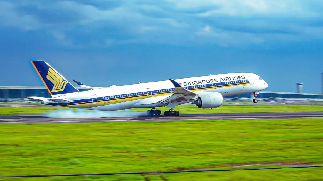 Why the Airbus A350's Carbon Fiber Body Is a Nightmare to Repair After a Hard Landing